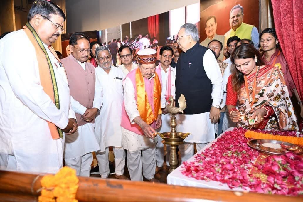 CM Vishnu Deo Sai honoring Loktantra Senani Chhattisgarh at Raipur event
