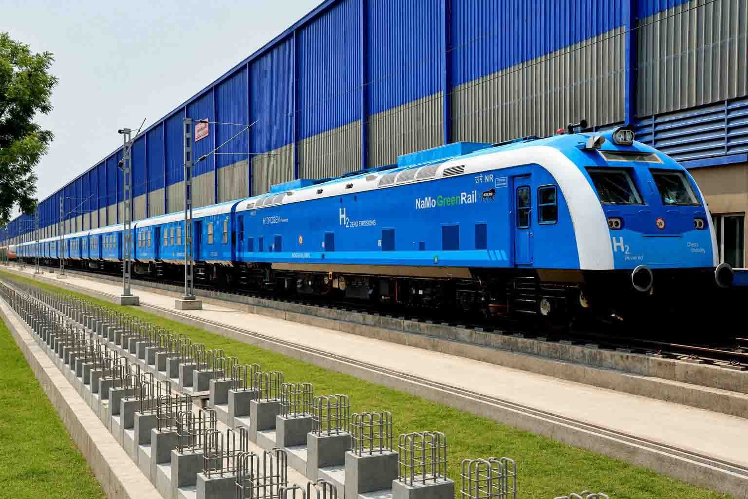 India's first 10 coach Hydrogen Fuel Cell Trainset on the Jind Sonipat railway track