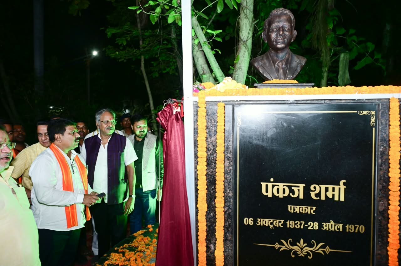 patrakar pankaj sharma raipur statue unveiling vijay sharma